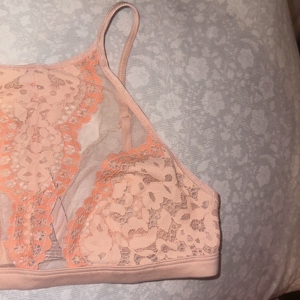 Laced bralette - Picture 2 of 3